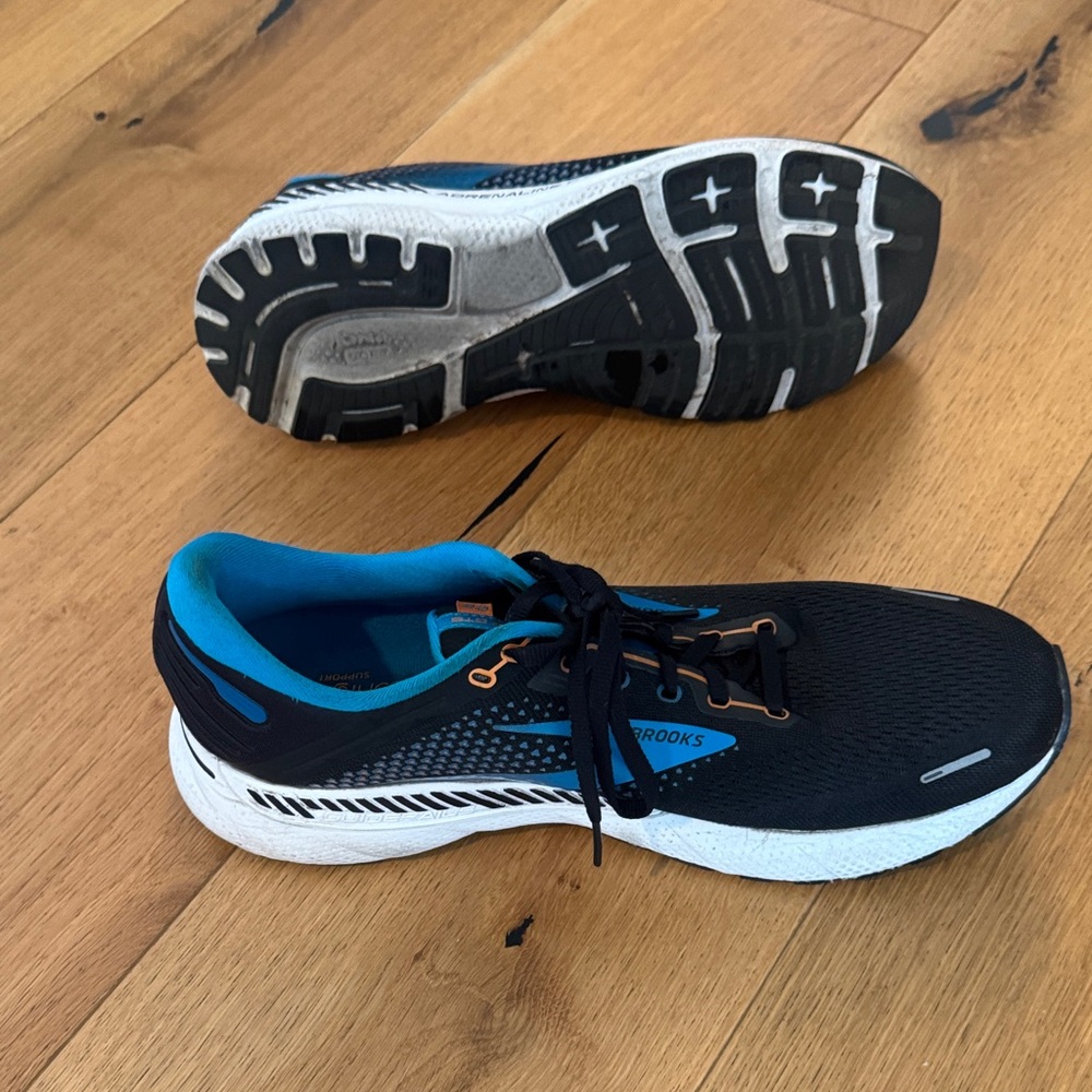 Brooks Adrenaline - Black and Blue Running Shoes - Picture 6 of 7